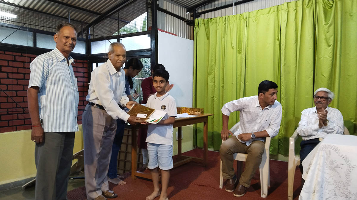 Shray Nirmesh Naik
Age: 9 (Category: 6 to 12)
India independence day related any theme.