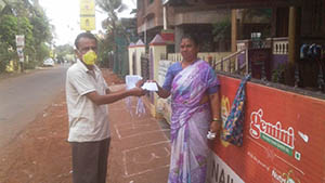 Free face masks distributed  Free face masks distributed