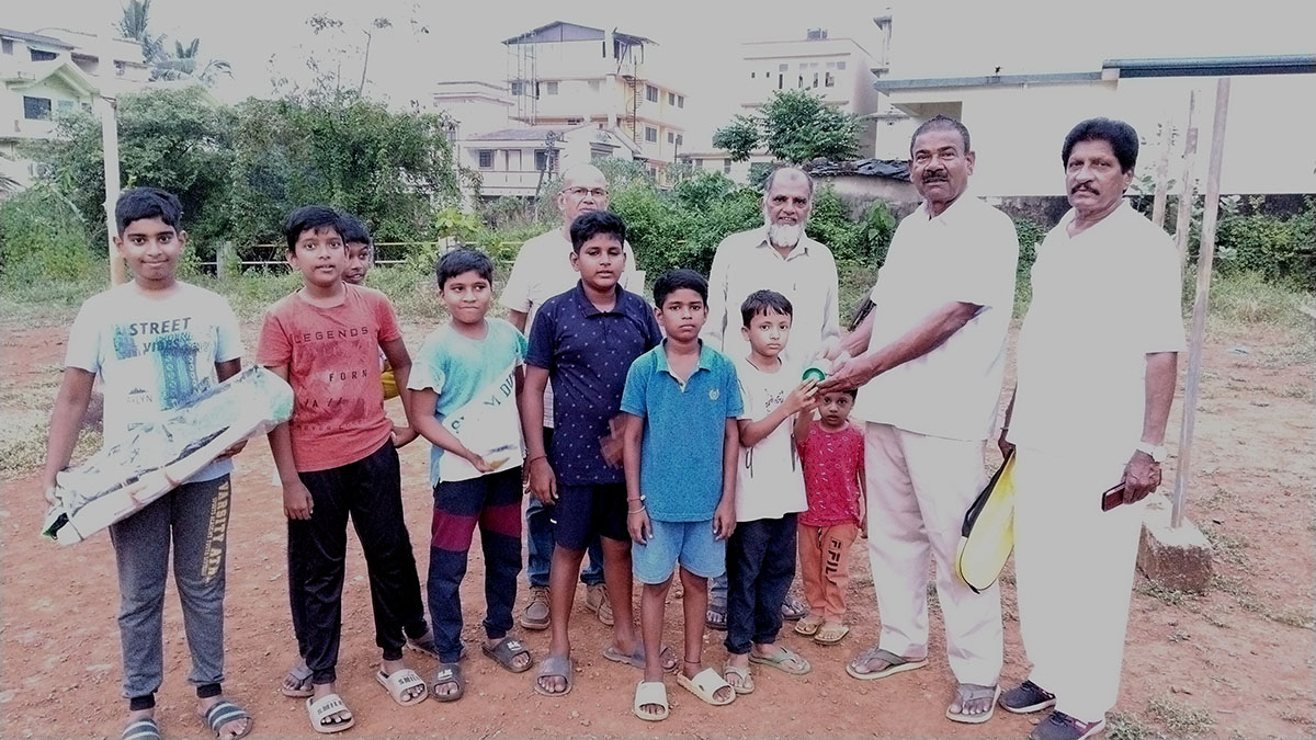 Kids in Aman and Railway colony receive sports kits.
