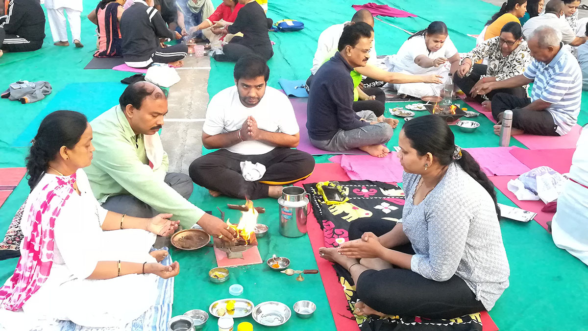Final Day of Yoga included Yagnas.
